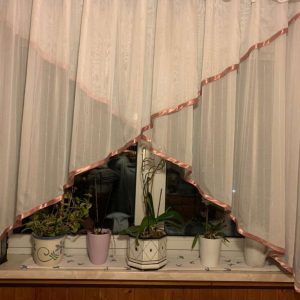 Envelope curtain with satin ribbon