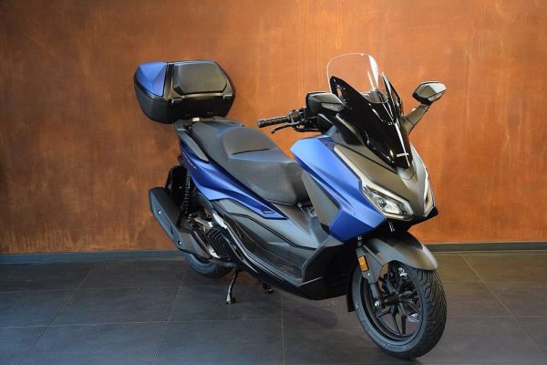 Honda Forza 125 Scooter