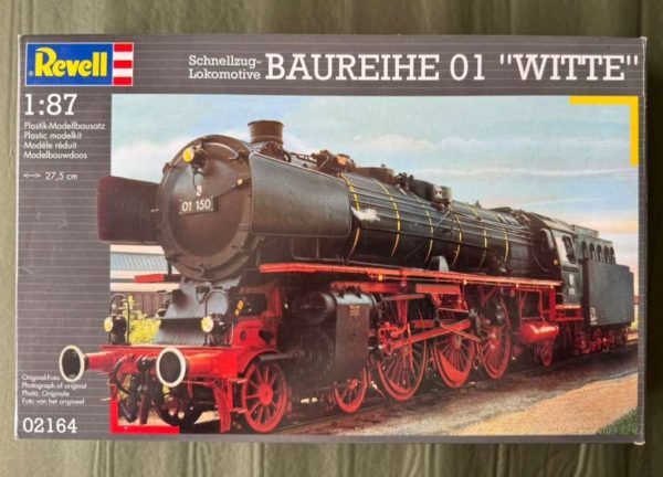 Revell Steam Locomotive Class 01 "Witte" Kit