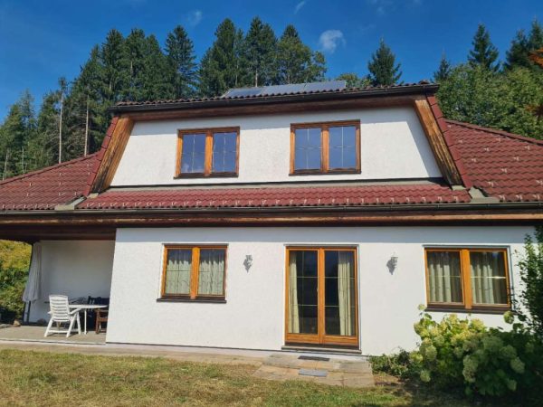 Detached house in good condition for sale