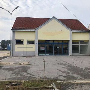Commercial premises (former supermarket) with own parking spaces for rent
