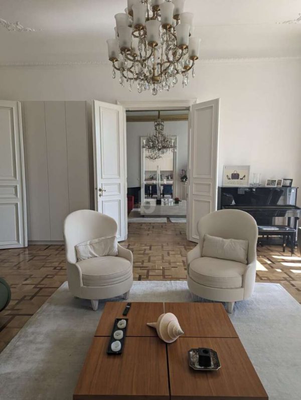 LUXURIOUS IN TOP LOCATION, Exclusive apartment in the center for sale