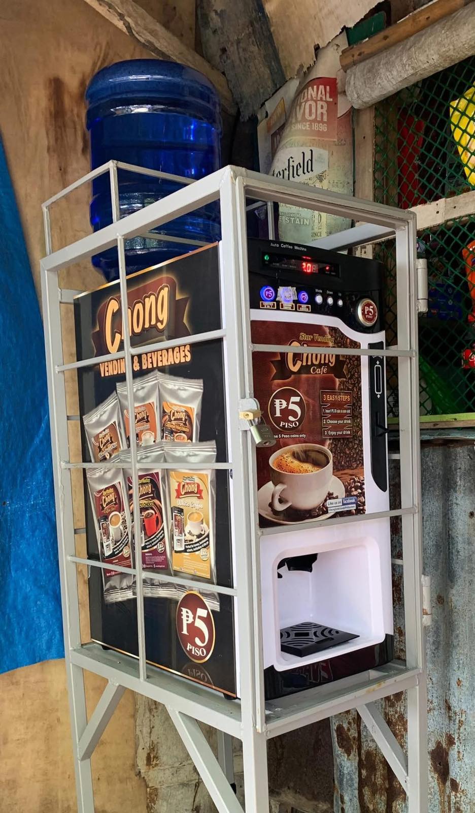 Chong Coffee Vending Machine with Metal Cage