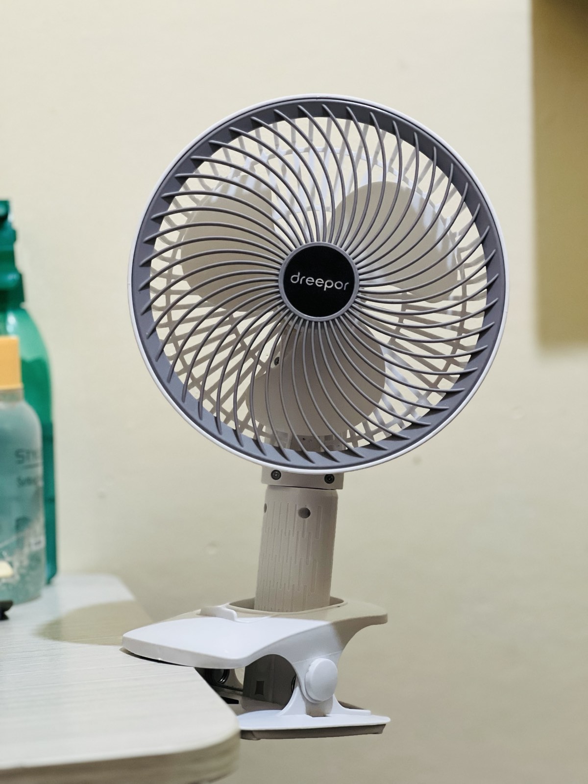 Dreepor Mini Fan Rechargeable Electric Fan Multifunctional Handheld Small Fan USB Portable USB Clip